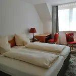 מלון Reckenberg 3*